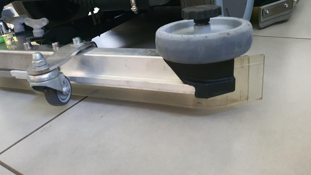 Поломоечная машина KÄRCHER B 90 R Classic Bp Pack: фото 15 Поломоечная машина KÄRCHER B 90 R Classic Bp Pack: фото 15