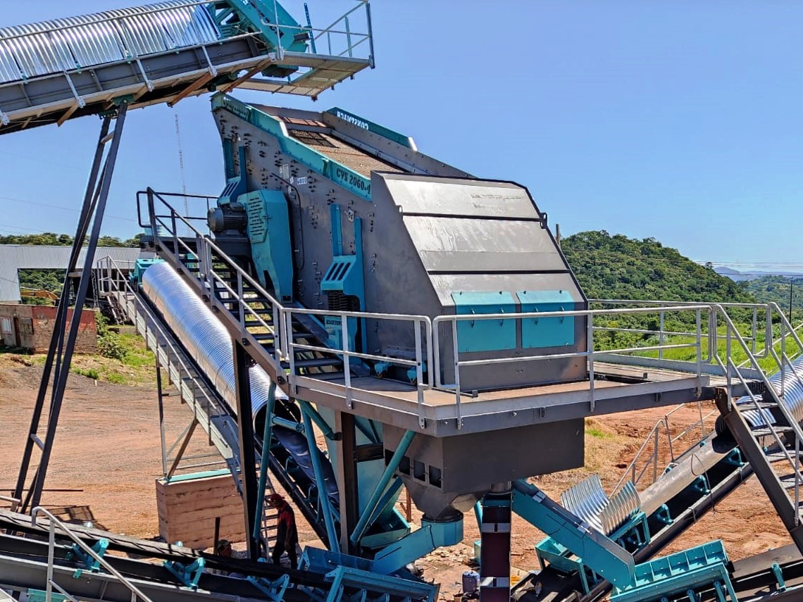 Constmach 140-180 Tph Vibrationssiebmaschine 2-3-4 Etappen 1800x5000 mm - Грохот: фото 2 Constmach 140-180 Tph Vibrationssiebmaschine 2-3-4 Etappen 1800x5000 mm - Грохот: фото 2