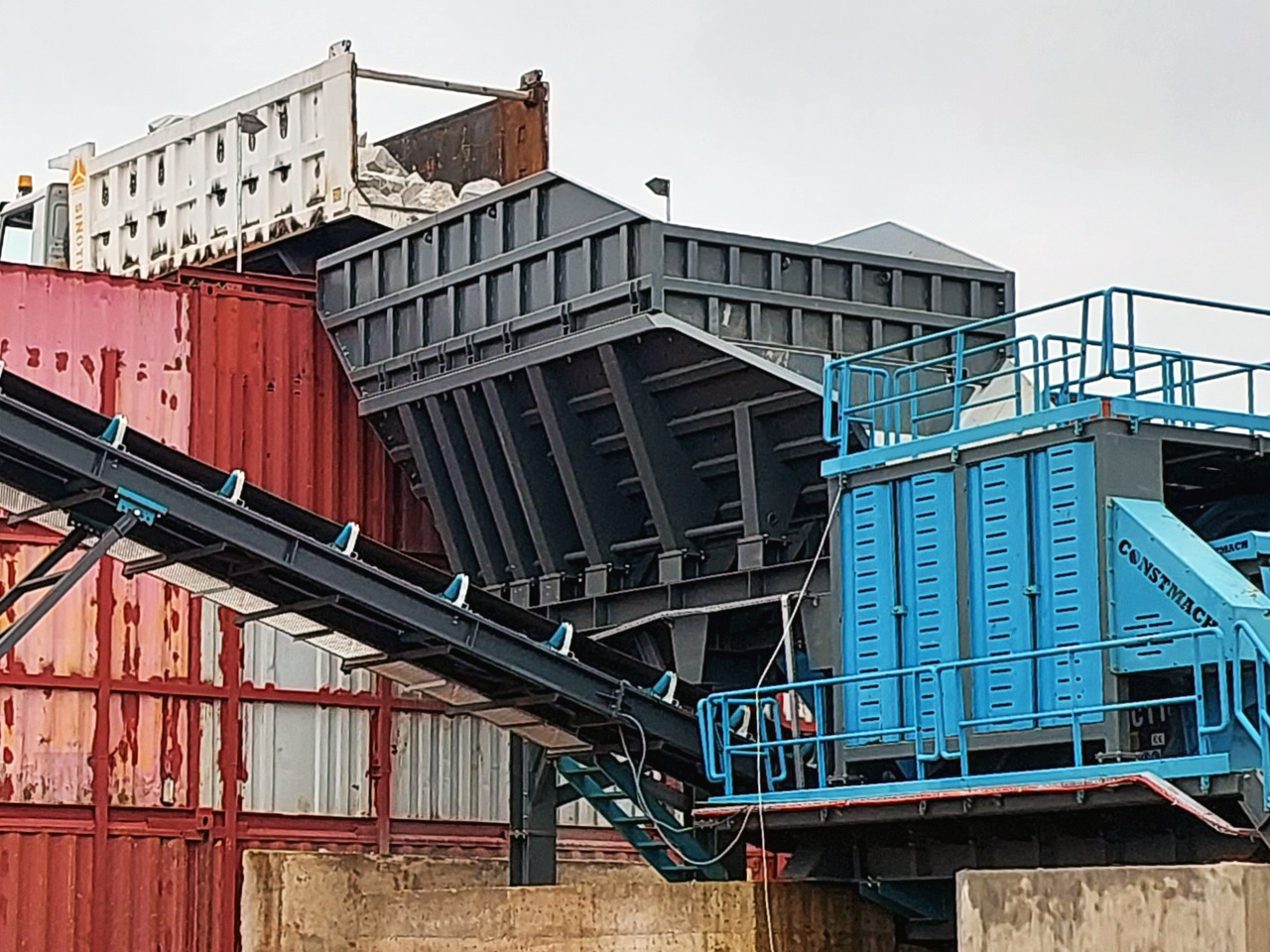 Constmach Vibrationsförderer mit Kapazitäten von 80 bis 500 Tonnen - Горнодобывающая техника: фото 3 Constmach Vibrationsförderer mit Kapazitäten von 80 bis 500 Tonnen - Горнодобывающая техника: фото 3