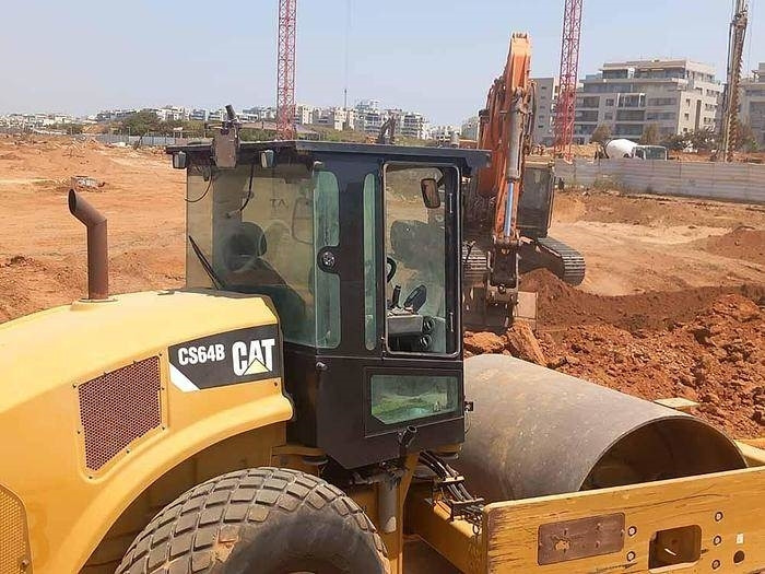 Виброплита CAT CS64B: фото 9 Виброплита CAT CS64B: фото 9