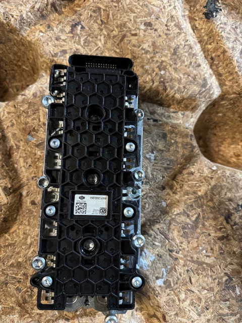 ZF Ventilblock TRAXON Getriebe 0501330550 - Коробка передач и запчасти для Грузовиков: фото 1 ZF Ventilblock TRAXON Getriebe 0501330550 - Коробка передач и запчасти для Грузовиков: фото 1