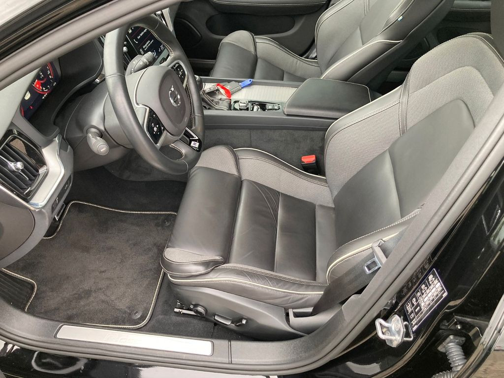 Volvo S60 T5 Lim. R-Design Volvo S60 T5 Lim. R-Design - Седан: фото 4 Volvo S60 T5 Lim. R-Design Volvo S60 T5 Lim. R-Design - Седан: фото 4