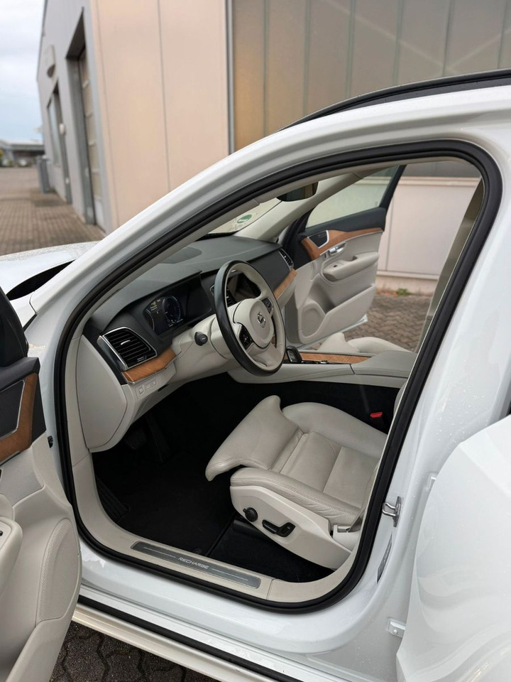 Volvo XC 90 T8 R-Des. Exp. Rech. Pl.-In Hybr. AWD 7-S. - Внедорожник: фото 4 Volvo XC 90 T8 R-Des. Exp. Rech. Pl.-In Hybr. AWD 7-S. - Внедорожник: фото 4