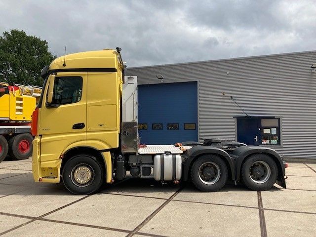 Mercedes-Benz Actros 3351 6x4 - Тягач: фото 2 Mercedes-Benz Actros 3351 6x4 - Тягач: фото 2