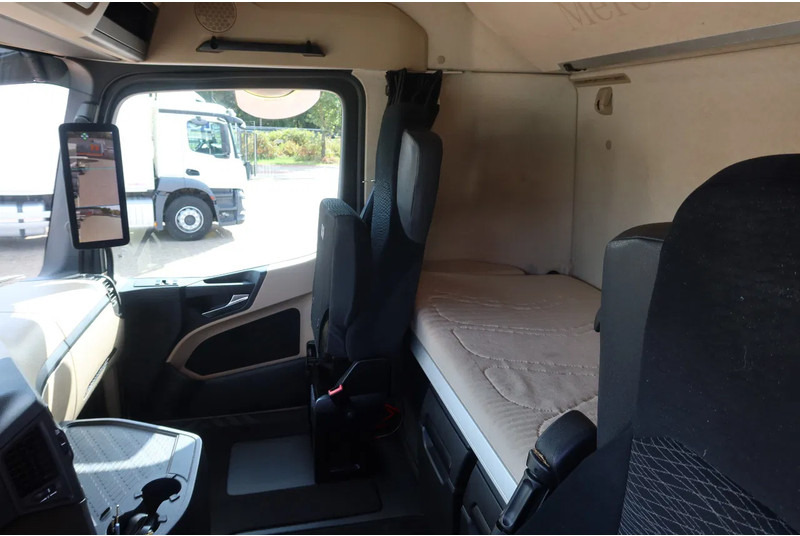 Mercedes-Benz Actros 2642 LL Giga Space Wisselbare opbouw/chassis cabine + lift as - Грузовик-контейнеровоз/ Сменный кузов: фото 4 Mercedes-Benz Actros 2642 LL Giga Space Wisselbare opbouw/chassis cabine + lift as - Грузовик-контейнеровоз/ Сменный кузов: фото 4