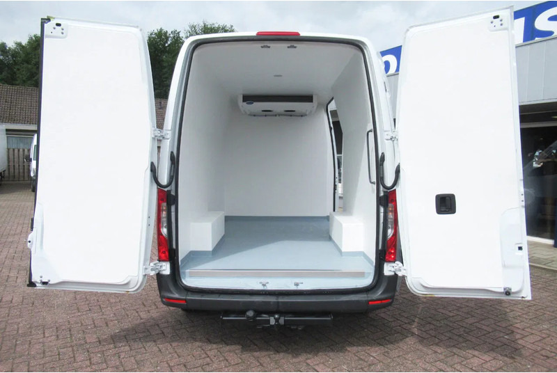 Mercedes-Benz Sprinter 317 CDI Koel / Vries/ verwarmen Carrier Xarios 350 + 220 volt nacht stekkerL2/H2 - Фургон-рефрижератор: фото 3 Mercedes-Benz Sprinter 317 CDI Koel / Vries/ verwarmen Carrier Xarios 350 + 220 volt nacht stekkerL2/H2 - Фургон-рефрижератор: фото 3