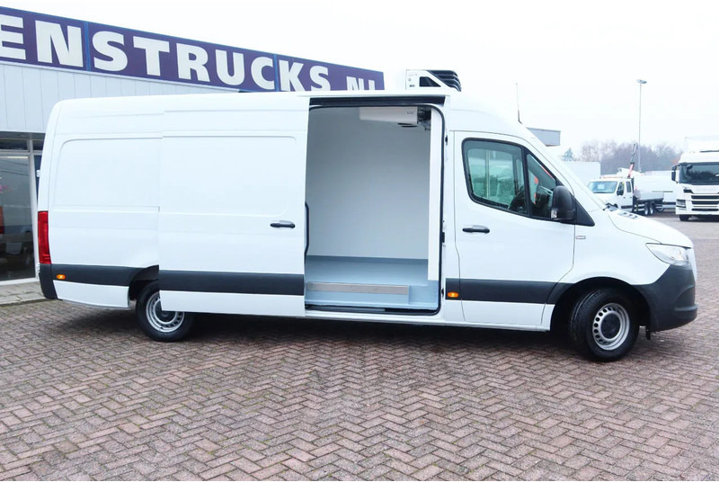 Mercedes-Benz Sprinter 317 Koel/Vries/verwarmen Carrier Xarios 350 + 220 volt nacht aansluiting - Фургон-рефрижератор: фото 3 Mercedes-Benz Sprinter 317 Koel/Vries/verwarmen Carrier Xarios 350 + 220 volt nacht aansluiting - Фургон-рефрижератор: фото 3