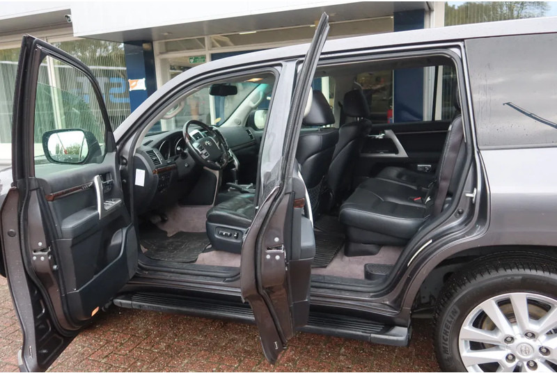 Toyota Land Cruiser V8 200 V8. 4.5D Executive. 7 Persoons. Luchtvering. Marge voertuig - Легковой автомобиль: фото 3 Toyota Land Cruiser V8 200 V8. 4.5D Executive. 7 Persoons. Luchtvering. Marge voertuig - Легковой автомобиль: фото 3