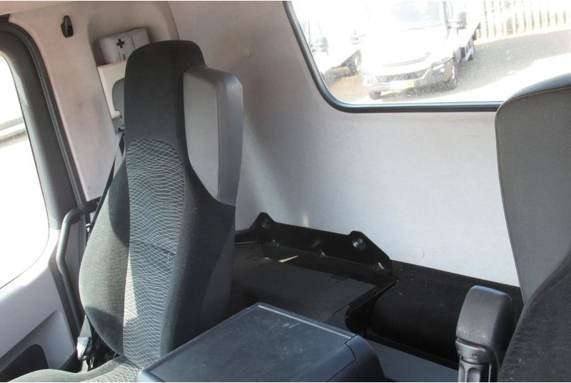 Mercedes-Benz Antos 1833 L - Тягач: фото 4 Mercedes-Benz Antos 1833 L - Тягач: фото 4