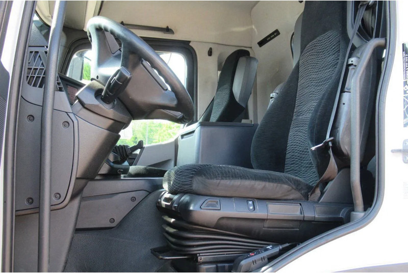 Mercedes-Benz Antos 1833 L - Тягач: фото 5 Mercedes-Benz Antos 1833 L - Тягач: фото 5