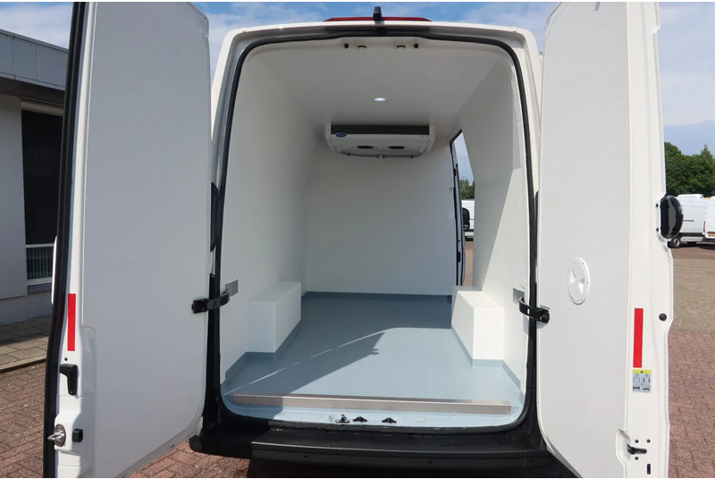 Volkswagen Crafter 177 PK Koel/ Vries/ Verwarmen Carrier xarios 350 met nachtaansluiting BPM vrij. - Фургон-рефрижератор: фото 4 Volkswagen Crafter 177 PK Koel/ Vries/ Verwarmen Carrier xarios 350 met nachtaansluiting BPM vrij. - Фургон-рефрижератор: фото 4