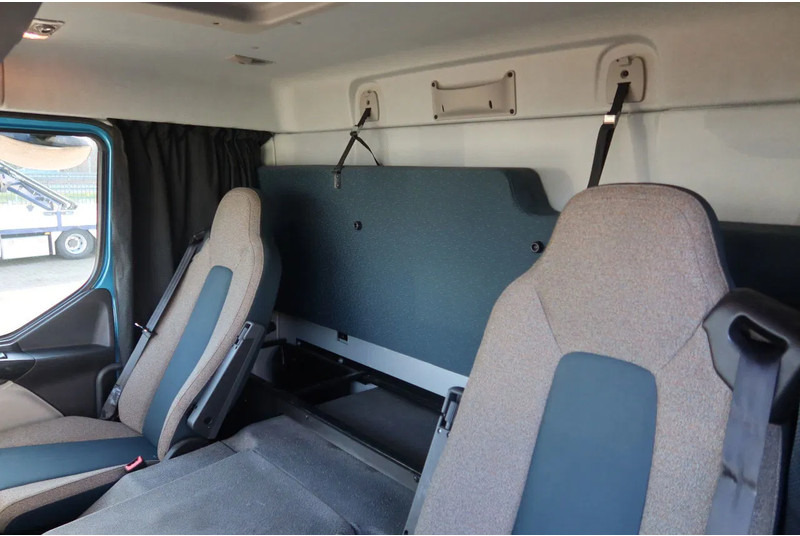 Volvo FE 250 Bakwagen + Dhollandia klep 2500 KG. 49.000 KM!! - Грузовик с закрытым кузовом: фото 5 Volvo FE 250 Bakwagen + Dhollandia klep 2500 KG. 49.000 KM!! - Грузовик с закрытым кузовом: фото 5