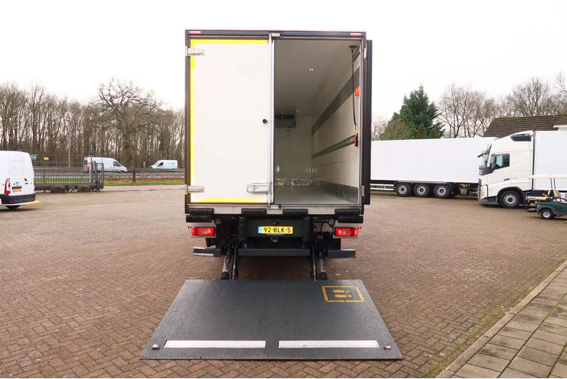 Volvo FM 330 4x2 Koel/Vries Carrier Supra 380 + Klep Dhollandia 2500 kg - Рефрижератор: фото 3 Volvo FM 330 4x2 Koel/Vries Carrier Supra 380 + Klep Dhollandia 2500 kg - Рефрижератор: фото 3