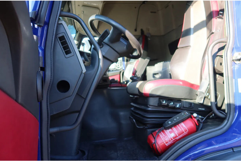 Volvo FM 420 6x2 Bak + Dhollandia klep 1500 kg + Aanhanger 94-WS-TS - Грузовик с закрытым кузовом: фото 5 Volvo FM 420 6x2 Bak + Dhollandia klep 1500 kg + Aanhanger 94-WS-TS - Грузовик с закрытым кузовом: фото 5