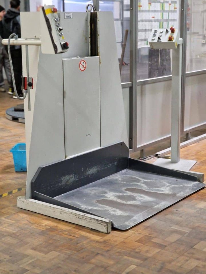 Polar 137XT-AT - Бумагорезательная машина: фото 2 Polar 137XT-AT - Бумагорезательная машина: фото 2