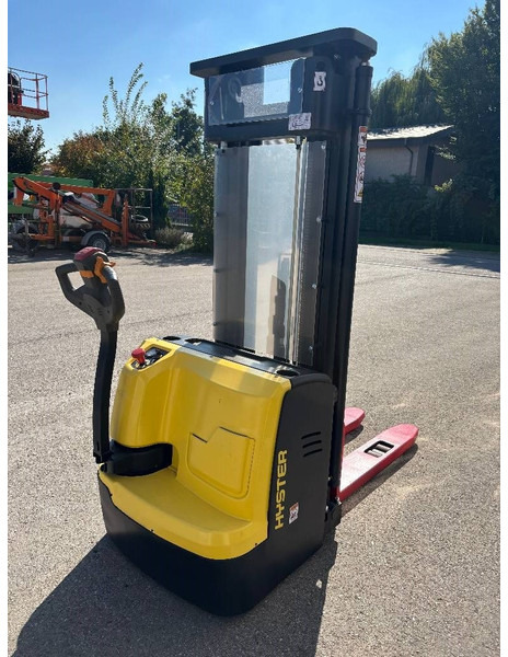 Hyster S1.5UT Hochhubwagen 4500mm - Штабелер: фото 3 Hyster S1.5UT Hochhubwagen 4500mm - Штабелер: фото 3