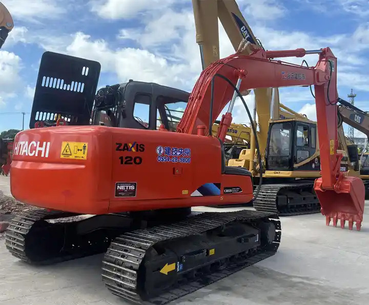 12 Ton Tracked Excavator Low Working Hours Hitachi Zx120 Hydraulic Excavator With Isuzu Engine In Shanghai - Гусеничный экскаватор: фото 2 12 Ton Tracked Excavator Low Working Hours Hitachi Zx120 Hydraulic Excavator With Isuzu Engine In Shanghai - Гусеничный экскаватор: фото 2