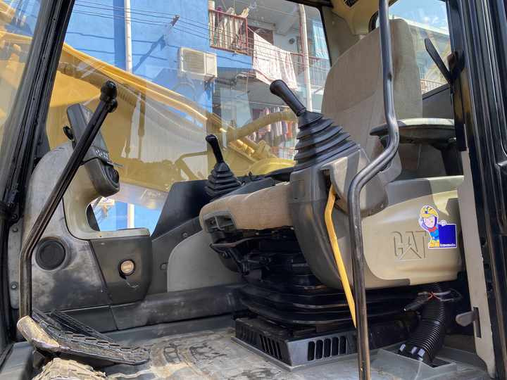 30 Ton Heavy Excavator Japan Origin Cat 330d 330dl 330d2 Fairly Used Caterpillar Mining Excavator With Jack Hammer In Shanghai - Гусеничный экскаватор: фото 5 30 Ton Heavy Excavator Japan Origin Cat 330d 330dl 330d2 Fairly Used Caterpillar Mining Excavator With Jack Hammer In Shanghai - Гусеничный экскаватор: фото 5