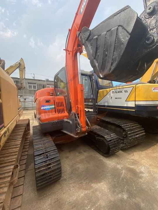 Awesome Performance Korea Imported Small Scale Used Doosan Dx60 dx225 dh55 dh60 Excavator in Shanghai good price - Гусеничный экскаватор: фото 3 Awesome Performance Korea Imported Small Scale Used Doosan Dx60 dx225 dh55 dh60 Excavator in Shanghai good price - Гусеничный экскаватор: фото 3