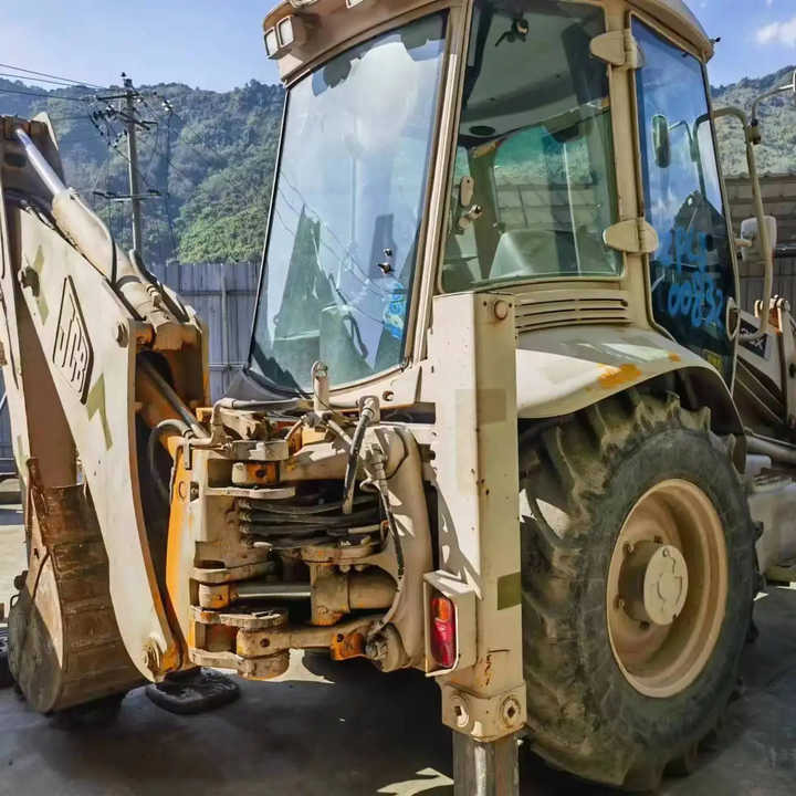 Backhoe loader JCB 3CX 4*4 tlb loader UKmade, used cheap JCB 3CX retro loader and digger - Экскаватор-погрузчик: фото 1 Backhoe loader JCB 3CX 4*4 tlb loader UKmade, used cheap JCB 3CX retro loader and digger - Экскаватор-погрузчик: фото 1