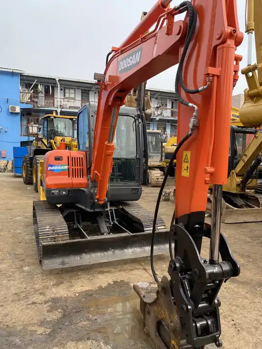 Best Price For 6t Mini Excavator,Small Excavating Machine Korea Doosan Used Excavators Doosan Dx60 For Sale In Shanghai - Гусеничный экскаватор: фото 5 Best Price For 6t Mini Excavator,Small Excavating Machine Korea Doosan Used Excavators Doosan Dx60 For Sale In Shanghai - Гусеничный экскаватор: фото 5