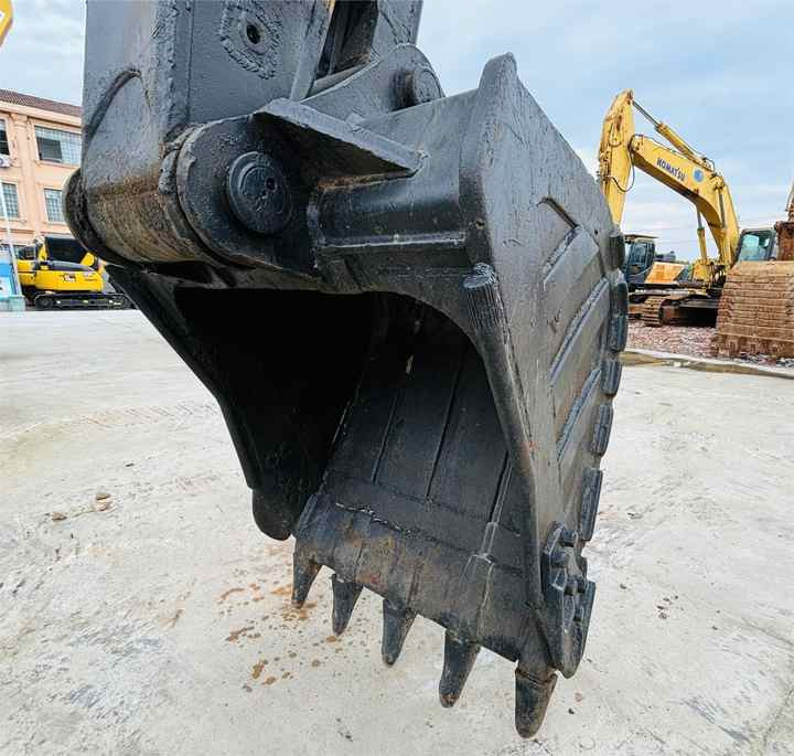 Caterpillar/cat Medium Used Excavator 20t Cat 320b,320c,320d Excavating Equipment With 0.8,1.0,1.2 Cbm Bucket Size In Shanghai - Гусеничный экскаватор: фото 3 Caterpillar/cat Medium Used Excavator 20t Cat 320b,320c,320d Excavating Equipment With 0.8,1.0,1.2 Cbm Bucket Size In Shanghai - Гусеничный экскаватор: фото 3
