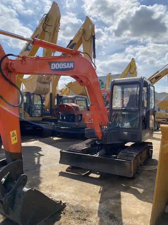 Competitive Price Original Used Doosan Excavator Dh55 With Good Condition for Sale - Мини-экскаватор: фото 4 Competitive Price Original Used Doosan Excavator Dh55 With Good Condition for Sale - Мини-экскаватор: фото 4