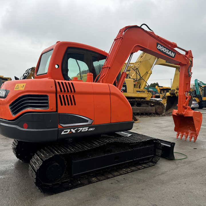 Doosan DX75-9C Used Excavator Crawler Second Hand Korean Engine DX75-9C Small Digger for Home or Farm - Гусеничный экскаватор: фото 1 Doosan DX75-9C Used Excavator Crawler Second Hand Korean Engine DX75-9C Small Digger for Home or Farm - Гусеничный экскаватор: фото 1
