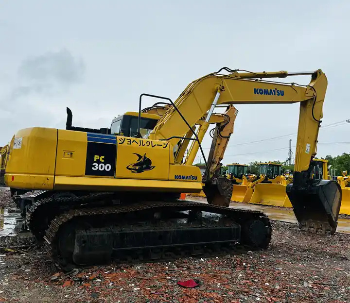 Favorable Price Japan Original Good Working Condition Used Komatsu Pc300-7 Tracked Excavator In Shanghai - Гусеничный экскаватор: фото 1 Favorable Price Japan Original Good Working Condition Used Komatsu Pc300-7 Tracked Excavator In Shanghai - Гусеничный экскаватор: фото 1