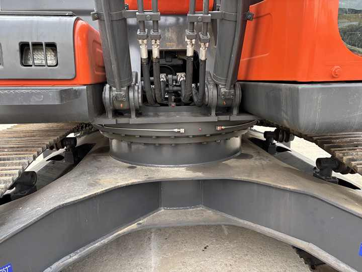 Good Quality Original 23ton Doosan DX225LCA Used Large Excavators for Sale at Low Price Secondhand Doosan225LCA Heavy Digger - Гусеничный экскаватор: фото 2 Good Quality Original 23ton Doosan DX225LCA Used Large Excavators for Sale at Low Price Secondhand Doosan225LCA Heavy Digger - Гусеничный экскаватор: фото 2