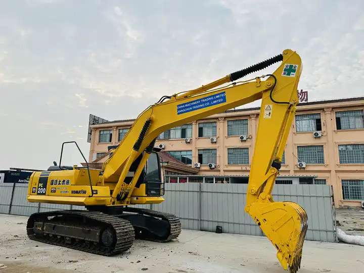 Hot Sale 20 Ton Crawler Excavator Komatsu Pc200-6 Pc200-7 Pc200-8 Original From Japan For Sale In Shanghai - Гусеничный экскаватор: фото 3 Hot Sale 20 Ton Crawler Excavator Komatsu Pc200-6 Pc200-7 Pc200-8 Original From Japan For Sale In Shanghai - Гусеничный экскаватор: фото 3