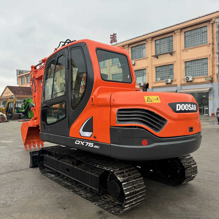 Hot Sale Used Doosan DX75-9C Excavator Doosan 7.5 Ton Crawler Digger Original Equipment - Гусеничный экскаватор: фото 1 Hot Sale Used Doosan DX75-9C Excavator Doosan 7.5 Ton Crawler Digger Original Equipment - Гусеничный экскаватор: фото 1