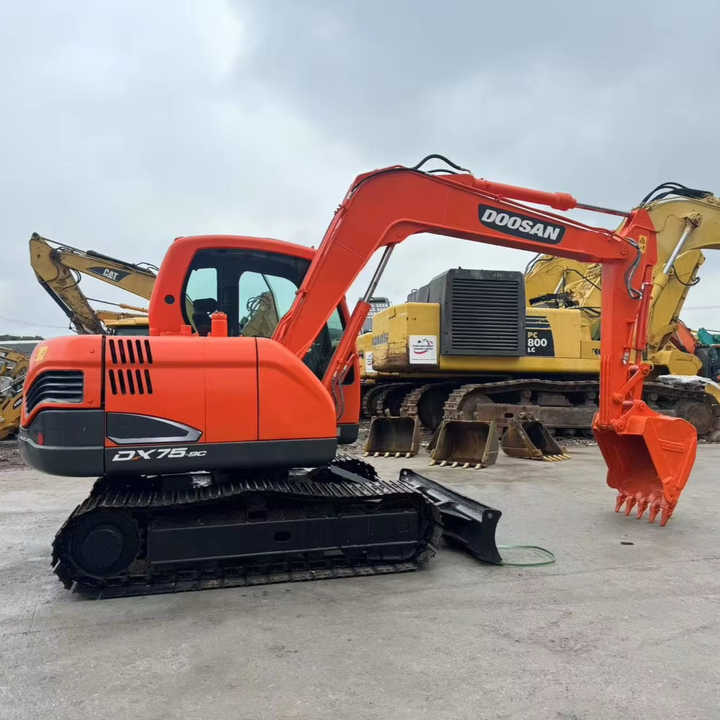Hot Sale Used Doosan DX75-9C Excavator Doosan 7.5 Ton Crawler Digger Original Equipment - Гусеничный экскаватор: фото 1 Hot Sale Used Doosan DX75-9C Excavator Doosan 7.5 Ton Crawler Digger Original Equipment - Гусеничный экскаватор: фото 1
