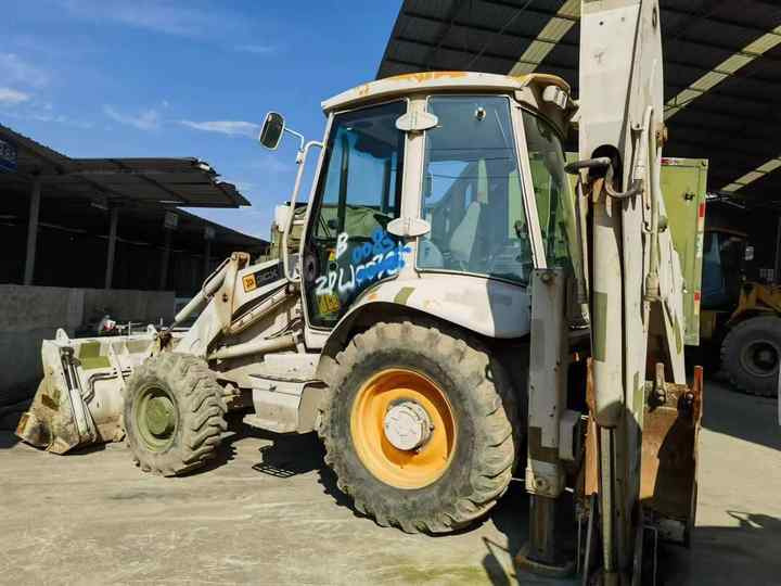 Hot sale Backhoe loader JCB 3CX 4*4 tlb loader UKmade, used cheap JCB 3CX retro loader and digger in good condition - Экскаватор-погрузчик: фото 5 Hot sale Backhoe loader JCB 3CX 4*4 tlb loader UKmade, used cheap JCB 3CX retro loader and digger in good condition - Экскаватор-погрузчик: фото 5