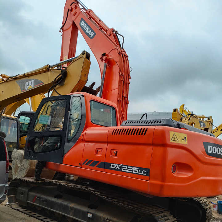 Hydraulic Excavator Doosan DX225LC and More Used Excavator from Korea - Гусеничный экскаватор: фото 1 Hydraulic Excavator Doosan DX225LC and More Used Excavator from Korea - Гусеничный экскаватор: фото 1