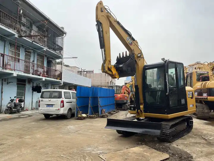 Japan CAT 306E 306E2 306D 305.5 307 308 excavator 95% new retro CAT 305.5 5.5tons with mini excavator bucket - Гусеничный экскаватор: фото 3 Japan CAT 306E 306E2 306D 305.5 307 308 excavator 95% new retro CAT 305.5 5.5tons with mini excavator bucket - Гусеничный экскаватор: фото 3