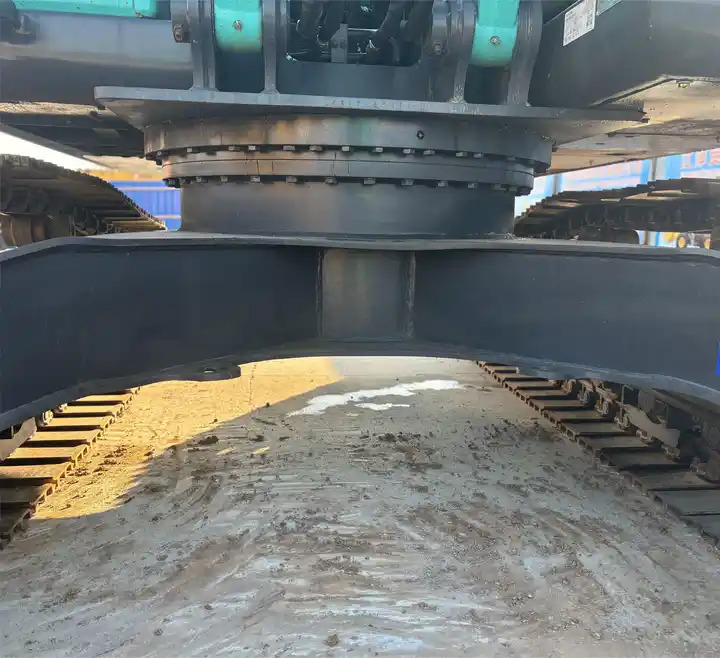Japan Surplus Construction Excavator Kobelco Sk210 Sk230 Crawler Excavator With Hammer Pipe In Shanghai - Гусеничный экскаватор: фото 4 Japan Surplus Construction Excavator Kobelco Sk210 Sk230 Crawler Excavator With Hammer Pipe In Shanghai - Гусеничный экскаватор: фото 4