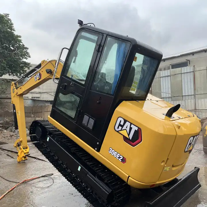 Japan excavator 6ton CAT 306E 306E2 306D 305.5 307 308 excavator 95% new retro CAT 305.5 5.5tons with mini excavator bucket - Гусеничный экскаватор: фото 2 Japan excavator 6ton CAT 306E 306E2 306D 305.5 307 308 excavator 95% new retro CAT 305.5 5.5tons with mini excavator bucket - Гусеничный экскаватор: фото 2