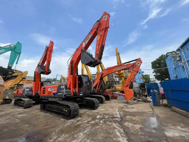 Low Working Hour Hitachi zx120 cheap used excavator Japan Made Hitachi zx200 20 ton Excavator in good condition on sale - Гусеничный экскаватор: фото 2 Low Working Hour Hitachi zx120 cheap used excavator Japan Made Hitachi zx200 20 ton Excavator in good condition on sale - Гусеничный экскаватор: фото 2