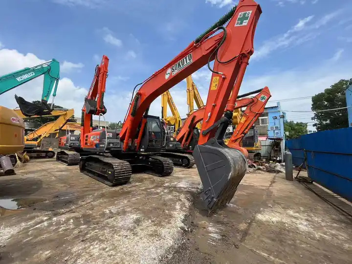 Low Working Hour Hitachi zx120 cheap used excavator Japan Made Hitachi zx200 20 ton Excavator in good condition on sale - Гусеничный экскаватор: фото 3 Low Working Hour Hitachi zx120 cheap used excavator Japan Made Hitachi zx200 20 ton Excavator in good condition on sale - Гусеничный экскаватор: фото 3