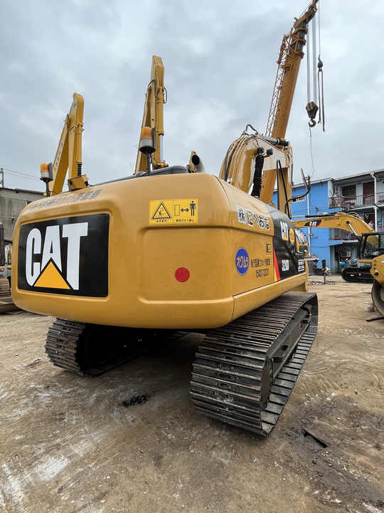 Original japan Used CAT 320D 320D2 crawler excavator CAT 320 used excavators 20 tons excavator for sale - Гусеничный экскаватор: фото 3 Original japan Used CAT 320D 320D2 crawler excavator CAT 320 used excavators 20 tons excavator for sale - Гусеничный экскаватор: фото 3
