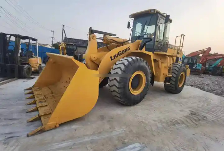 Second hand LiuGong wheel loader LG856 China made Liugong LG856 , hot sale new construction machinery 5 Ton Wheel L - Колёсный погрузчик: фото 3 Second hand LiuGong wheel loader LG856 China made Liugong LG856 , hot sale new construction machinery 5 Ton Wheel L - Колёсный погрузчик: фото 3