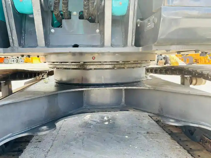 Shorter-tail Hydraulic Excavator Kobelco Sk135sr Sk115sr Japan Surplus Backhoe Excavator Machine In Shanghai - Гусеничный экскаватор: фото 5 Shorter-tail Hydraulic Excavator Kobelco Sk135sr Sk115sr Japan Surplus Backhoe Excavator Machine In Shanghai - Гусеничный экскаватор: фото 5