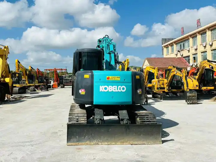 Shorter-tail Hydraulic Excavator Kobelco Sk135sr Sk115sr Japan Surplus Backhoe Excavator Machine In Shanghai - Гусеничный экскаватор: фото 2 Shorter-tail Hydraulic Excavator Kobelco Sk135sr Sk115sr Japan Surplus Backhoe Excavator Machine In Shanghai - Гусеничный экскаватор: фото 2