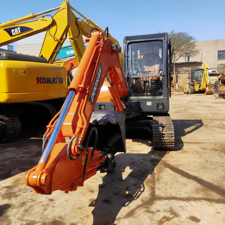 Used Doosan Machinery for Sale Mini excavator DH55-V DH60-7 for sale Fast Delivery Competitive Price Digger Hydraulic Excavator - Гусеничный экскаватор: фото 2 Used Doosan Machinery for Sale Mini excavator DH55-V DH60-7 for sale Fast Delivery Competitive Price Digger Hydraulic Excavator - Гусеничный экскаватор: фото 2