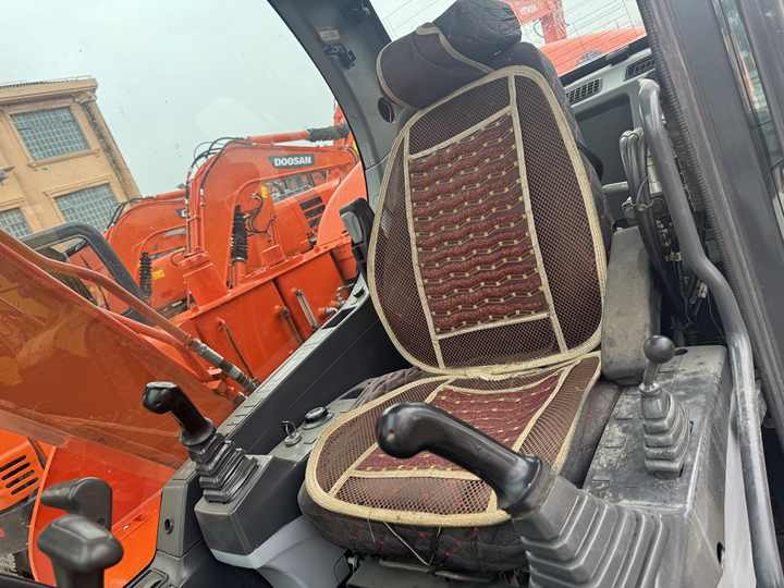 Used Excavator Doosan DX75-9C Second-hand Excavator Digger DX75-9C Compact Shovel Crawler Doosan 75 Excavator Doosan Dx75-9C - Гусеничный экскаватор: фото 5 Used Excavator Doosan DX75-9C Second-hand Excavator Digger DX75-9C Compact Shovel Crawler Doosan 75 Excavator Doosan Dx75-9C - Гусеничный экскаватор: фото 5