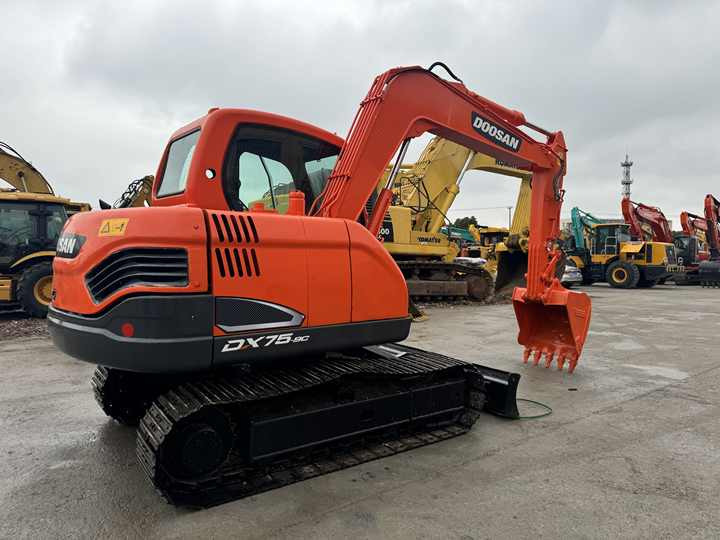 Used Excavator Doosan DX75-9C Second-hand Excavator Digger DX75-9C Compact Shovel Crawler Doosan 75 Excavator Doosan Dx75-9C - Гусеничный экскаватор: фото 4 Used Excavator Doosan DX75-9C Second-hand Excavator Digger DX75-9C Compact Shovel Crawler Doosan 75 Excavator Doosan Dx75-9C - Гусеничный экскаватор: фото 4