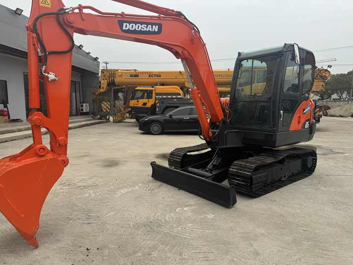 Used Excavator Doosan Dx60 Excavators Earth-moving Machinery Doosan Dx60 Dx80 Dx75 Dx225 Dh55 Dx60-9c for Sale - Гусеничный экскаватор: фото 5 Used Excavator Doosan Dx60 Excavators Earth-moving Machinery Doosan Dx60 Dx80 Dx75 Dx225 Dh55 Dx60-9c for Sale - Гусеничный экскаватор: фото 5