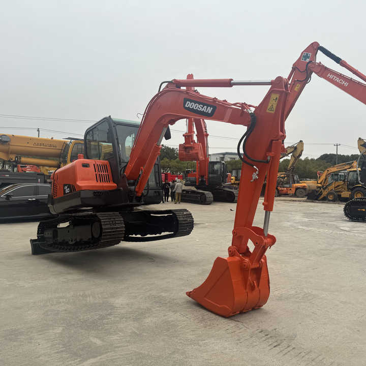 Used Excavator Doosan Dx60 Excavators Earth-moving Machinery Doosan Dx60 Dx80 Dx75 Dx225 Dh55 Dx60-9c for Sale - Гусеничный экскаватор: фото 1 Used Excavator Doosan Dx60 Excavators Earth-moving Machinery Doosan Dx60 Dx80 Dx75 Dx225 Dh55 Dx60-9c for Sale - Гусеничный экскаватор: фото 1