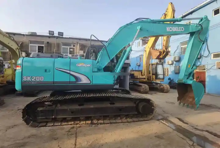 Used Kobelco sk200-8 excavator for sale original japan Kobelco Hydraulic Excavator sk200-3 sk 75 sk 75sr - Гусеничный экскаватор: фото 2 Used Kobelco sk200-8 excavator for sale original japan Kobelco Hydraulic Excavator sk200-3 sk 75 sk 75sr - Гусеничный экскаватор: фото 2